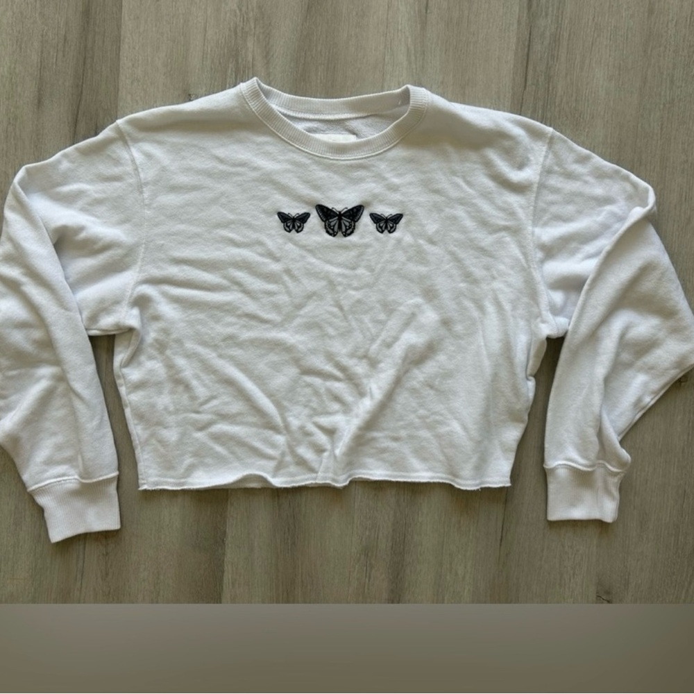Hollister White Cropped Sweatshirt with Butterfly Design